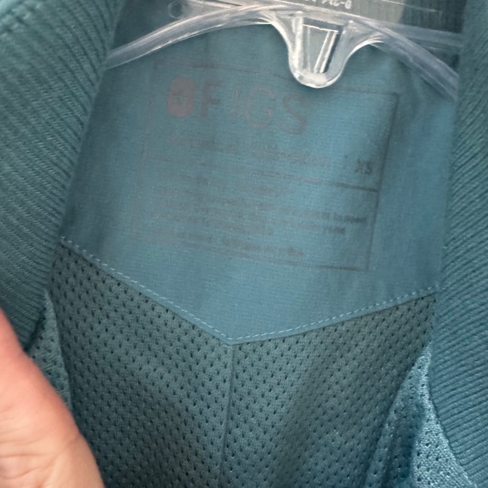 FIGS | WOMEN'S SYDNEY SCRUB JACKET - Picture 3 of 3